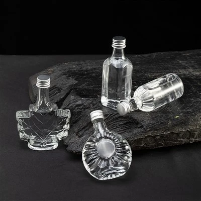 50 ml vodka i glasflaske